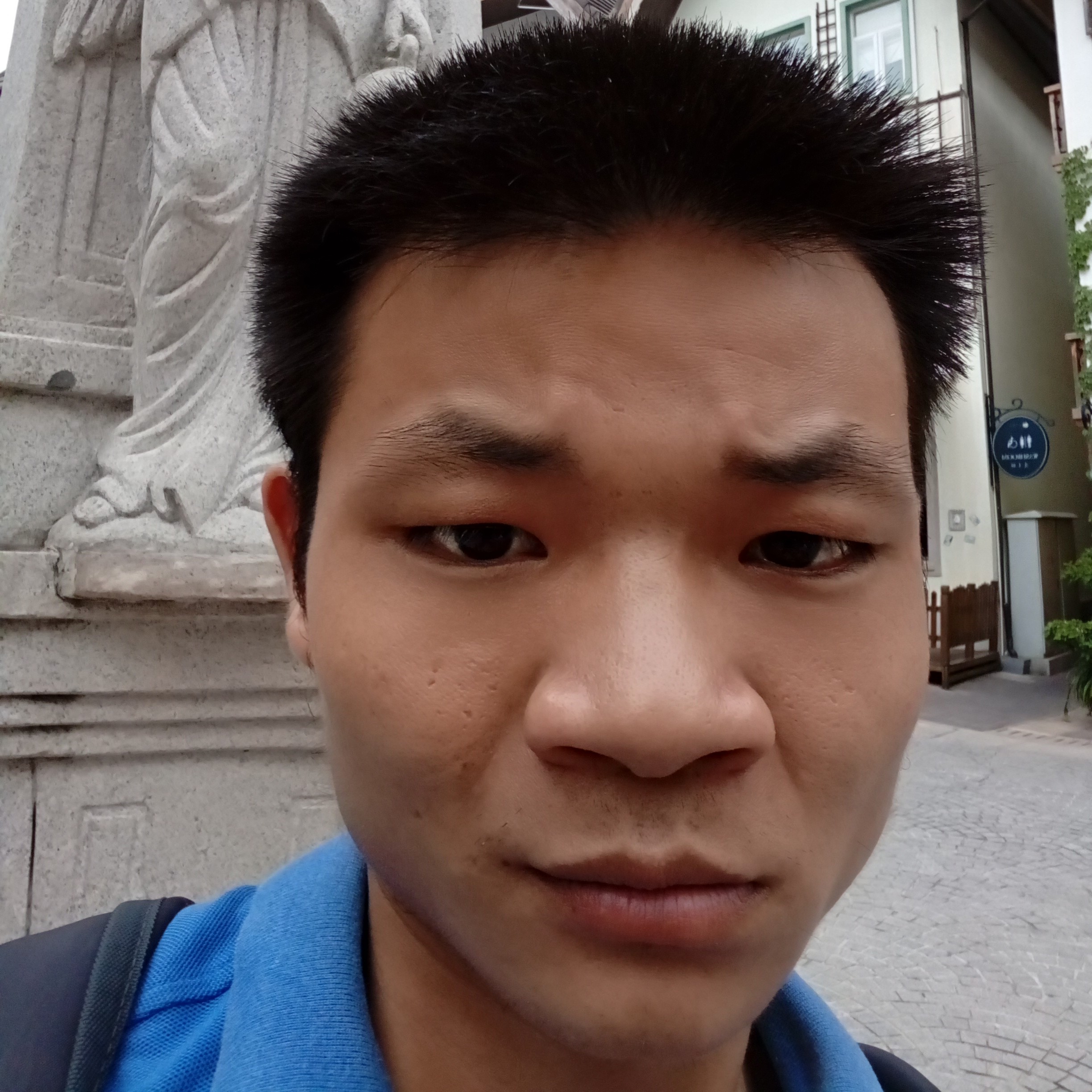 阔达蹁跹柜子的照片