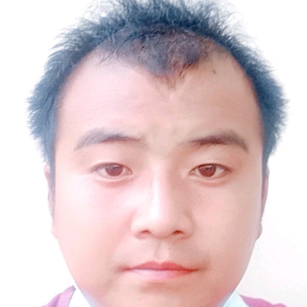 高兴蹙眉含羞草的照片