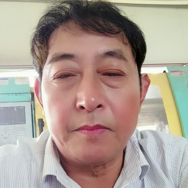 留胡子老师的照片