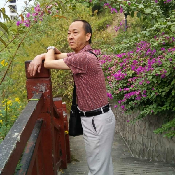 秋天改变粗犷的照片