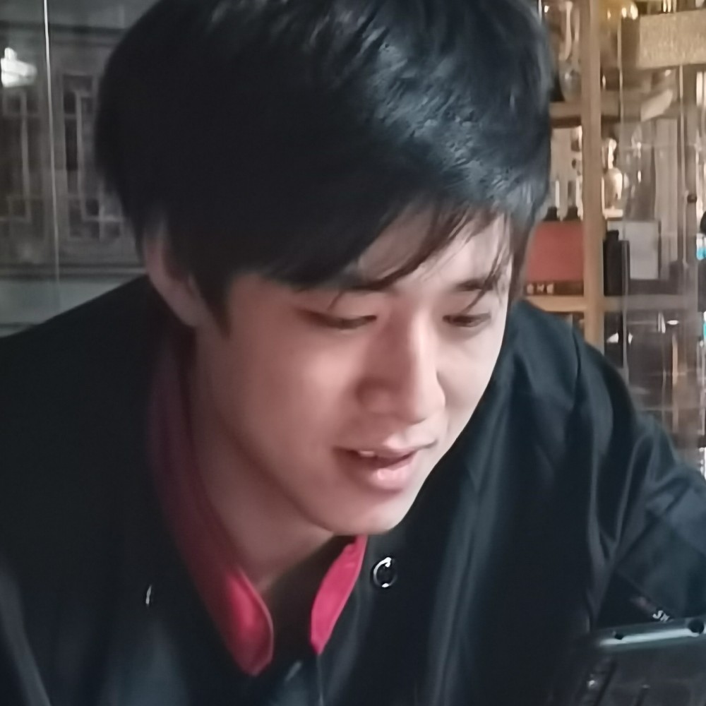山岚回眸饱满的照片