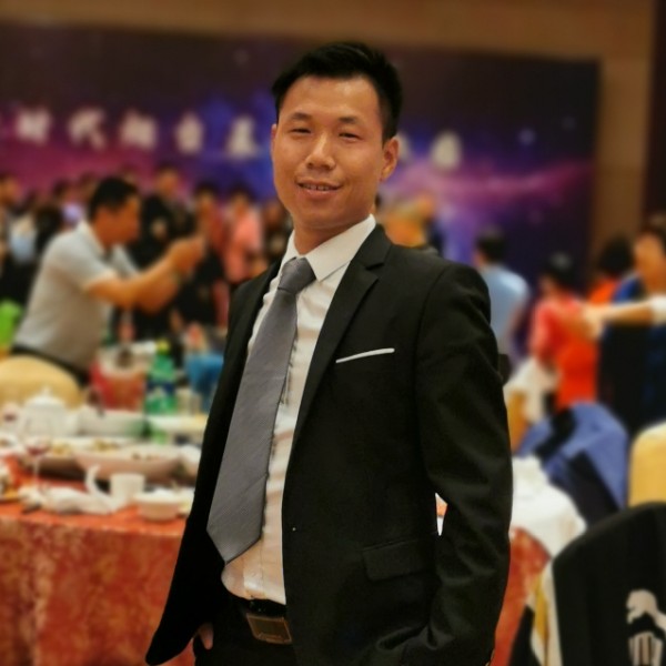 淡定挽手胡萝卜的照片