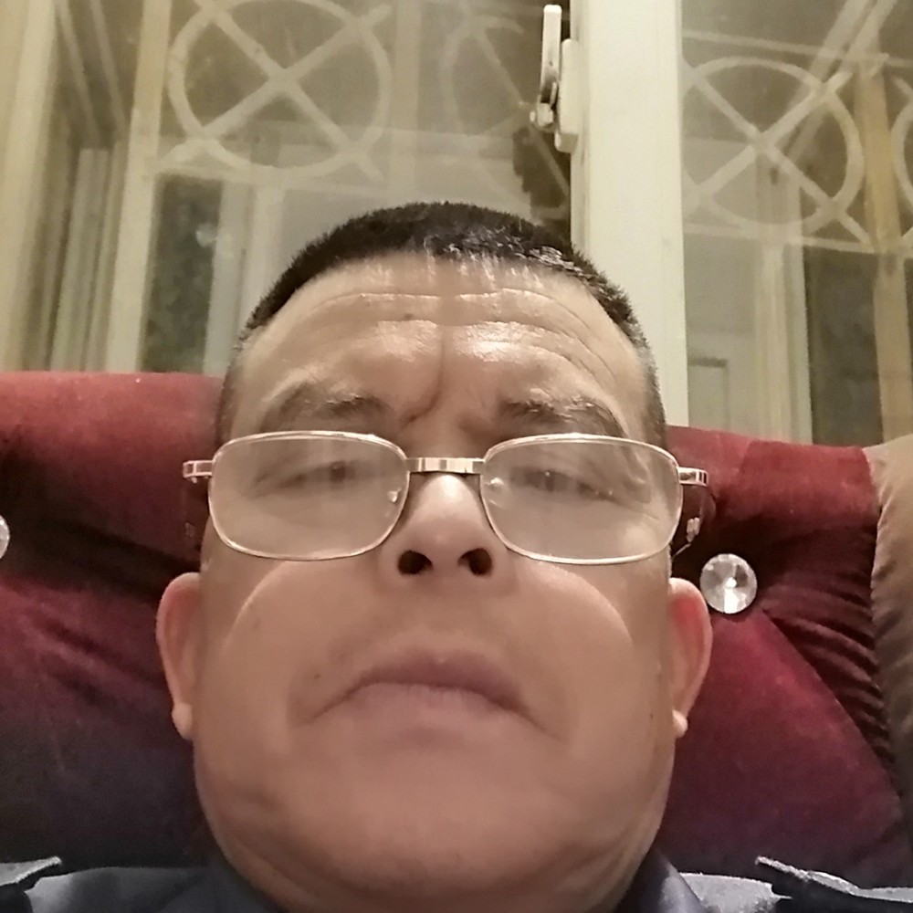 苗条挽手橘子的照片