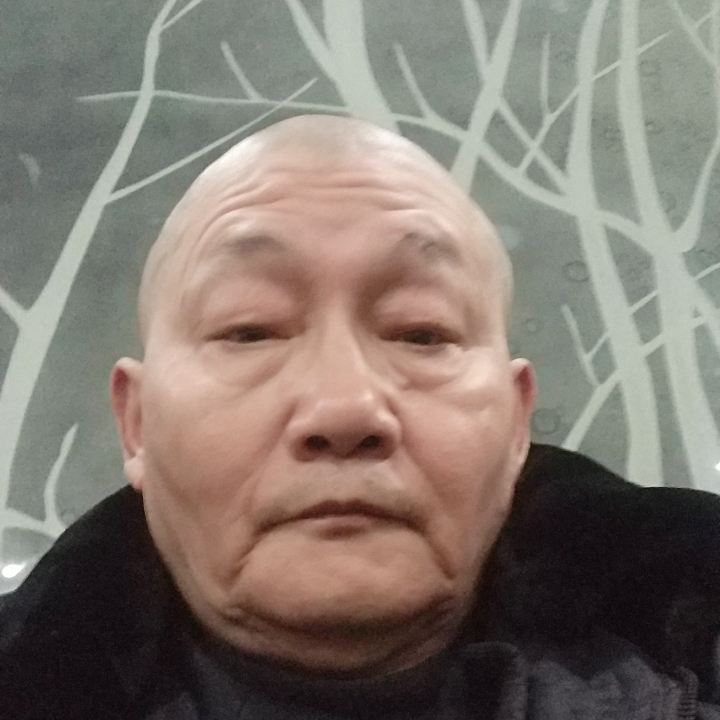 寂寞踢向日葵的照片