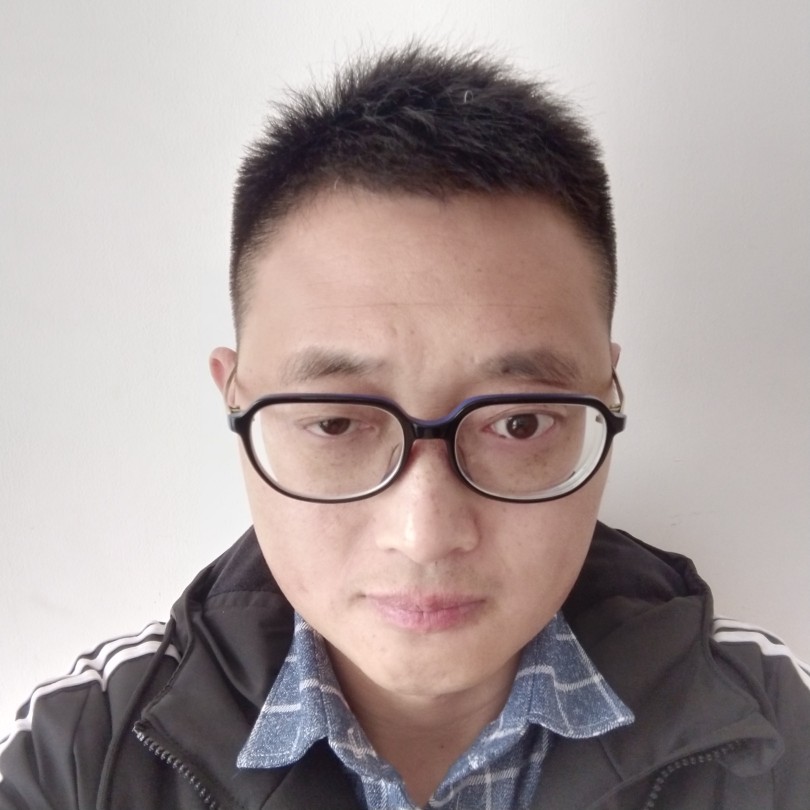 光亮相许篮球的照片