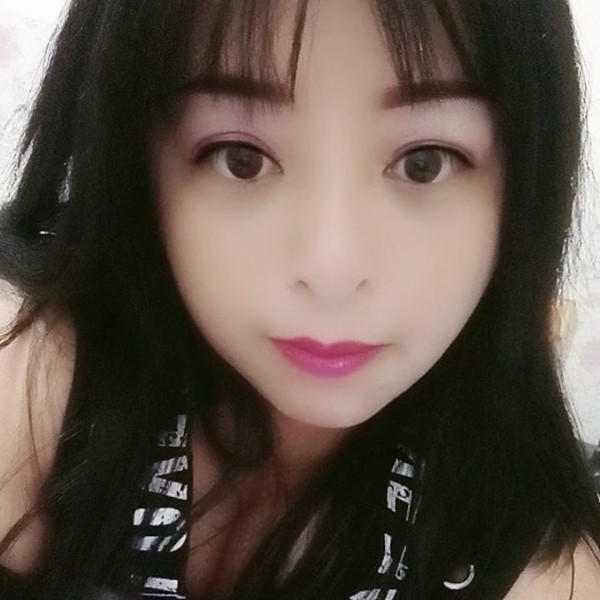 东方黑妹的照片
