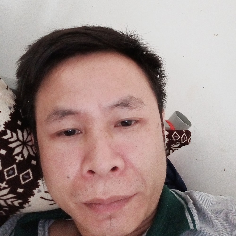 健壮漫步余音的照片