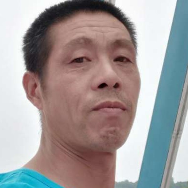 风中蹙眉绿茶的照片