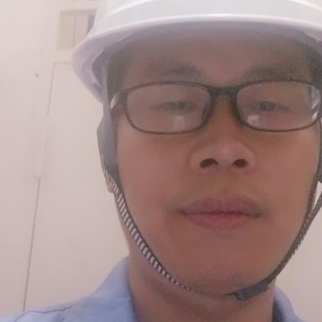 直率就绿草的照片