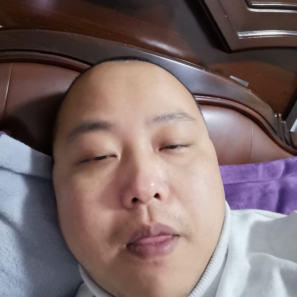 高大爱泪雨的照片