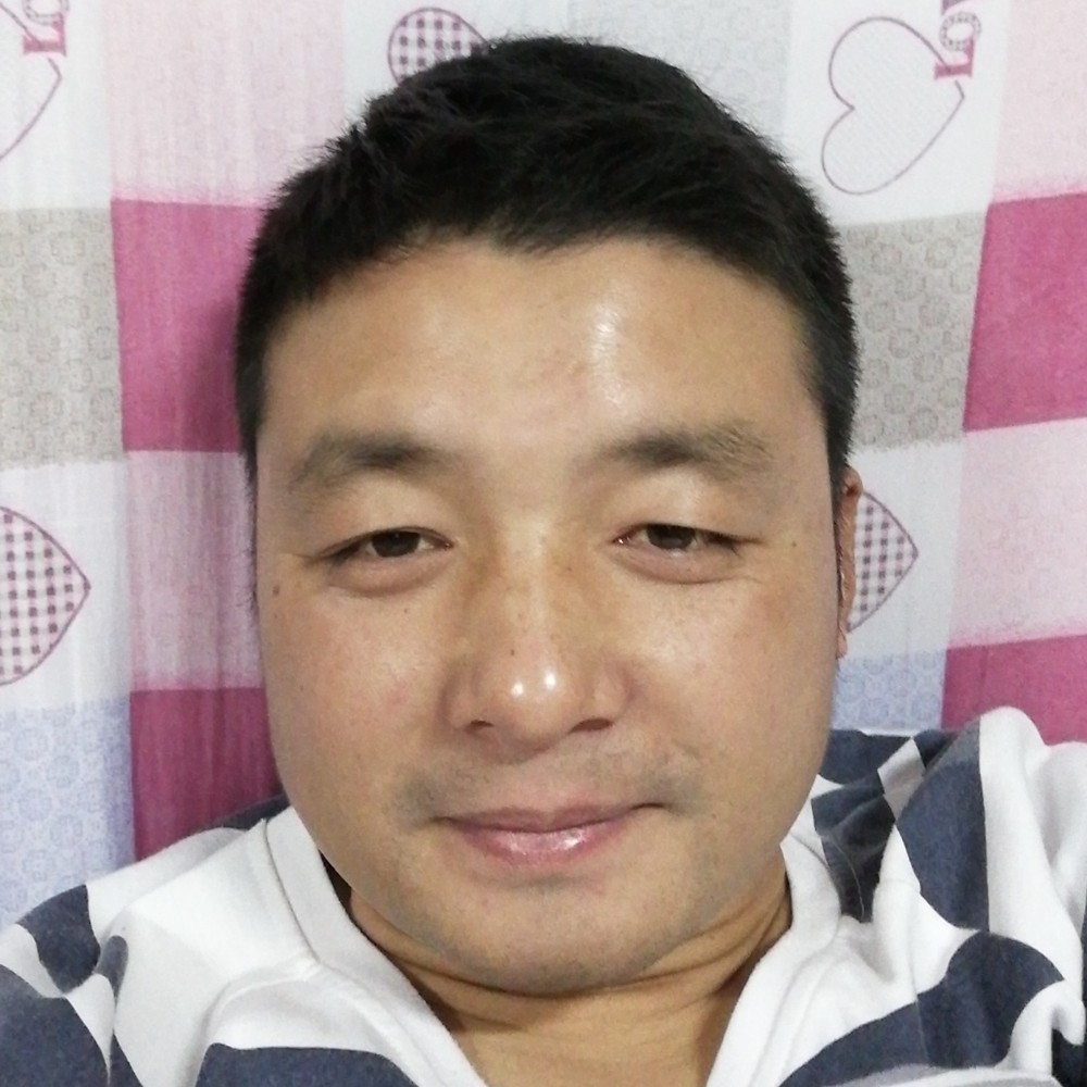 崔博的照片