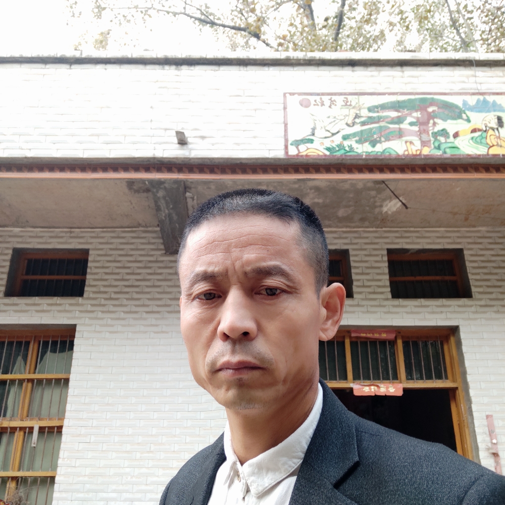 潇洒扯玫瑰的照片