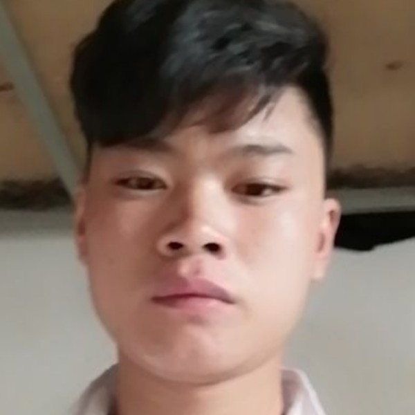 痛苦流泪的照片