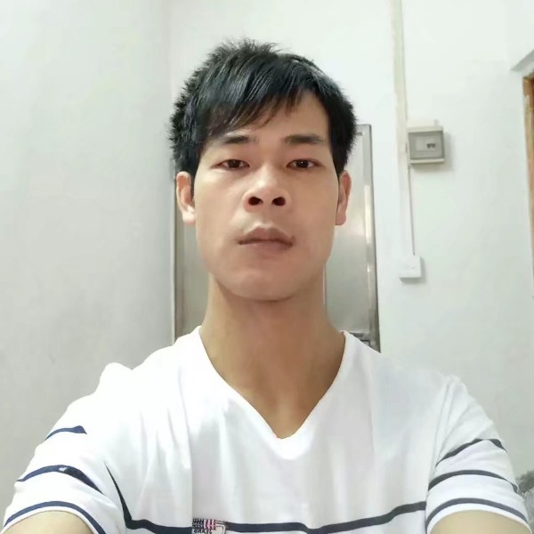 水池还闪闪的照片