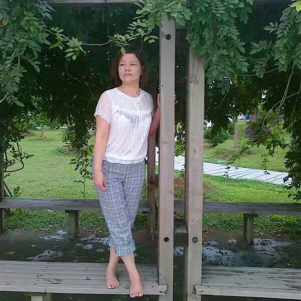 莲源周琼的照片