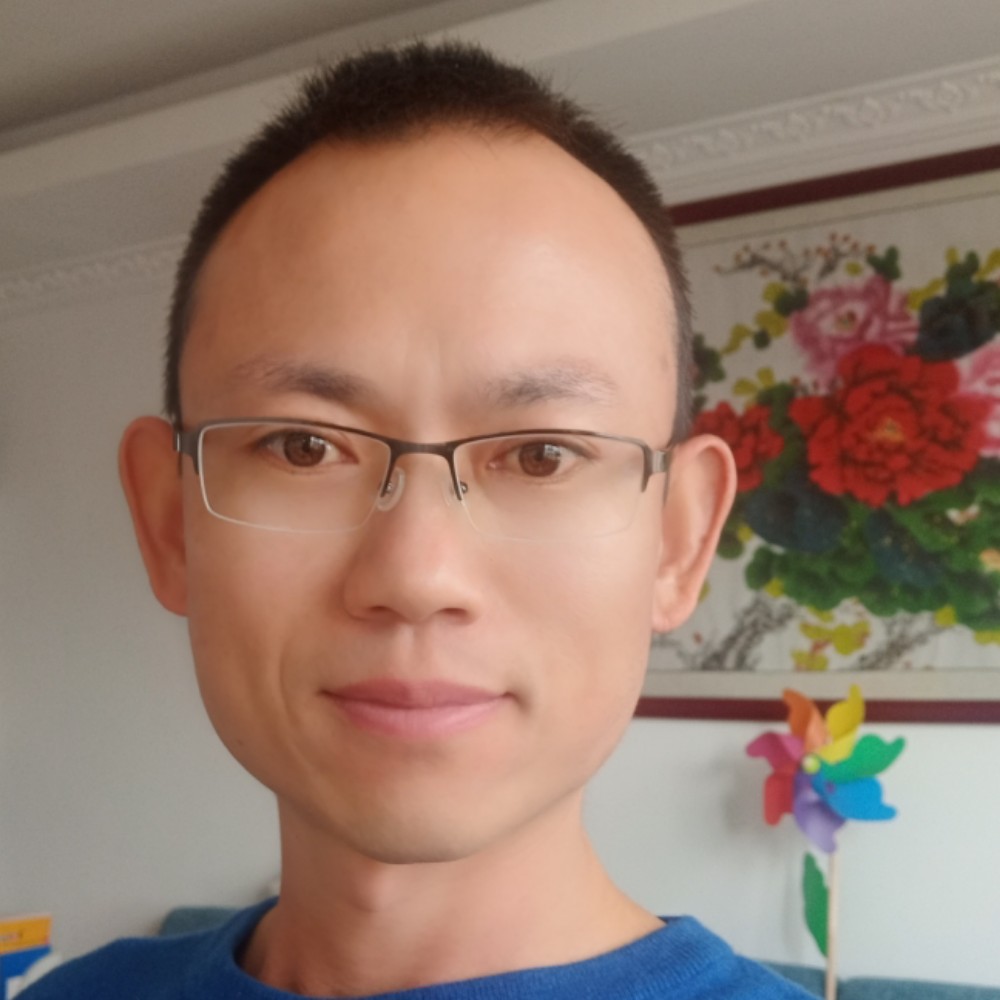 枯海胡杨的照片