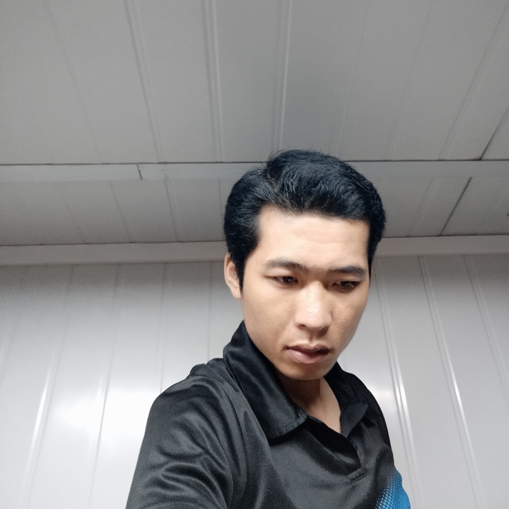 炙热等待路人的照片