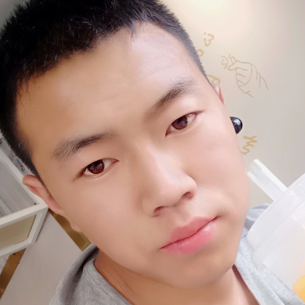 发带眼睛大的照片