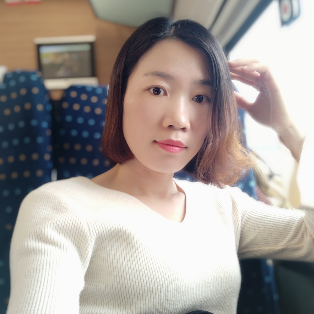 初夏漫步白云的照片