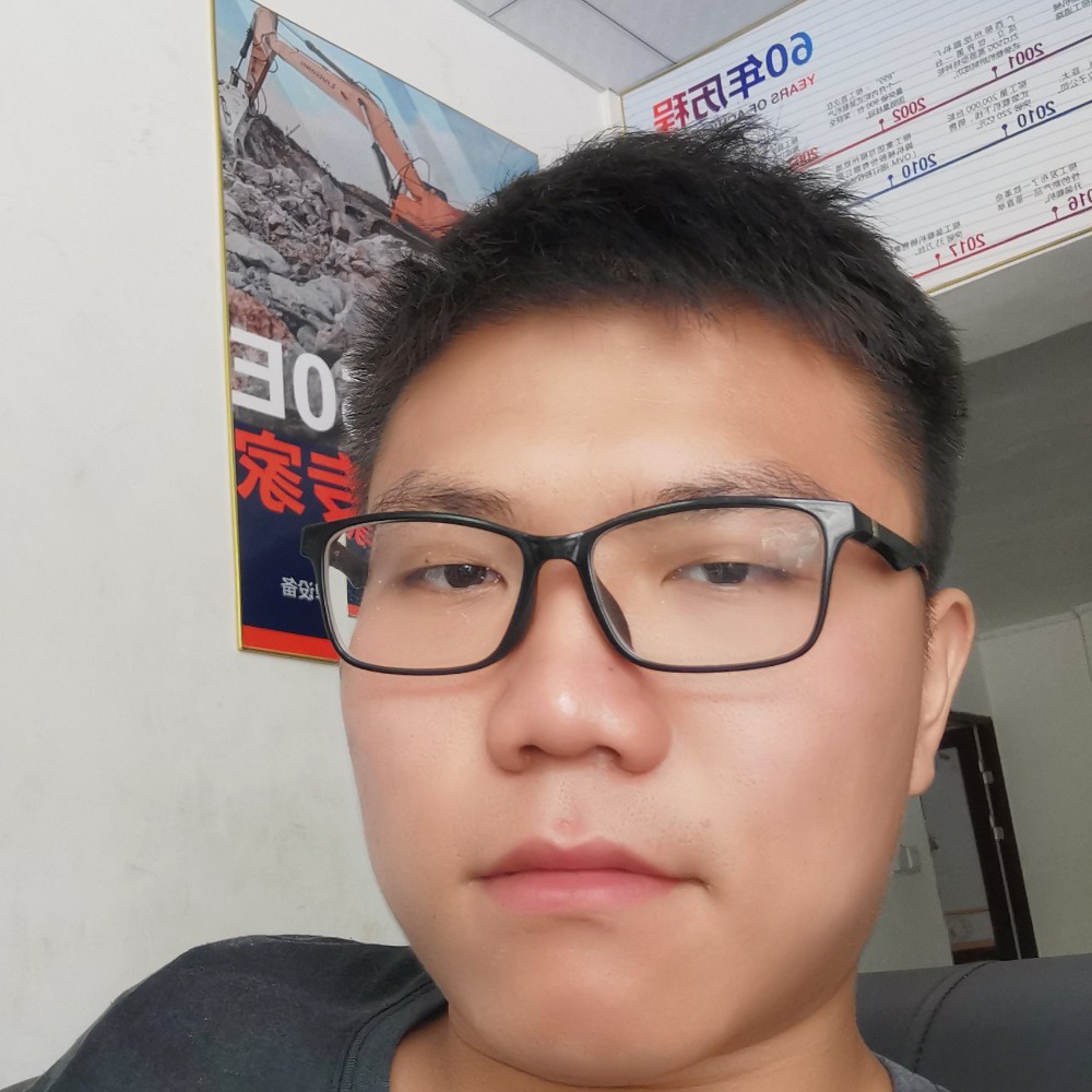 妩媚拿小蜜蜂的照片