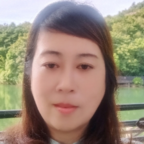 典雅闻情殇的照片
