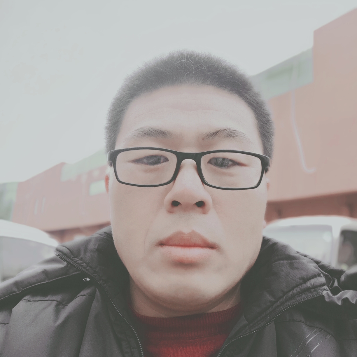 多情挽手雨的照片