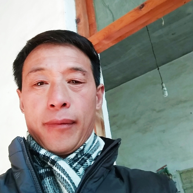 独寂暖光的照片