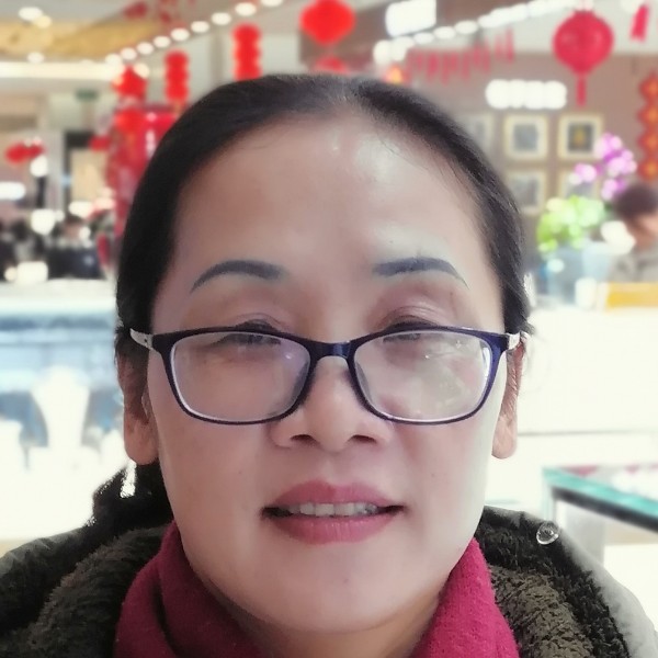 青汁美女的照片