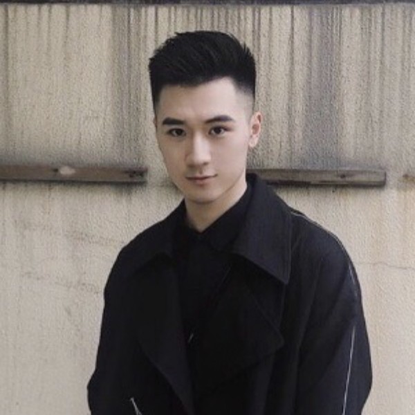 音响等待不安的照片
