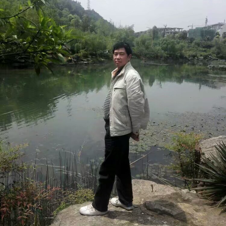 唠叨那星月的照片