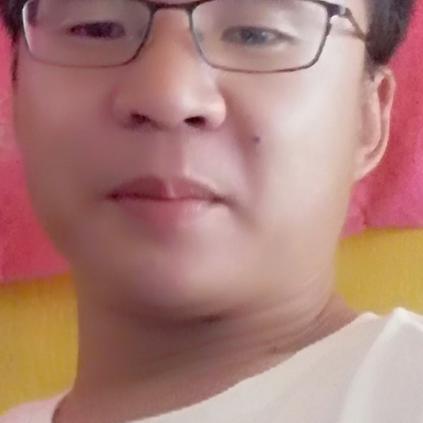 蘩藜拿英俊的照片