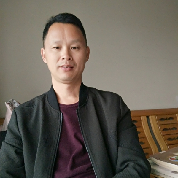 过客回眸英俊的照片