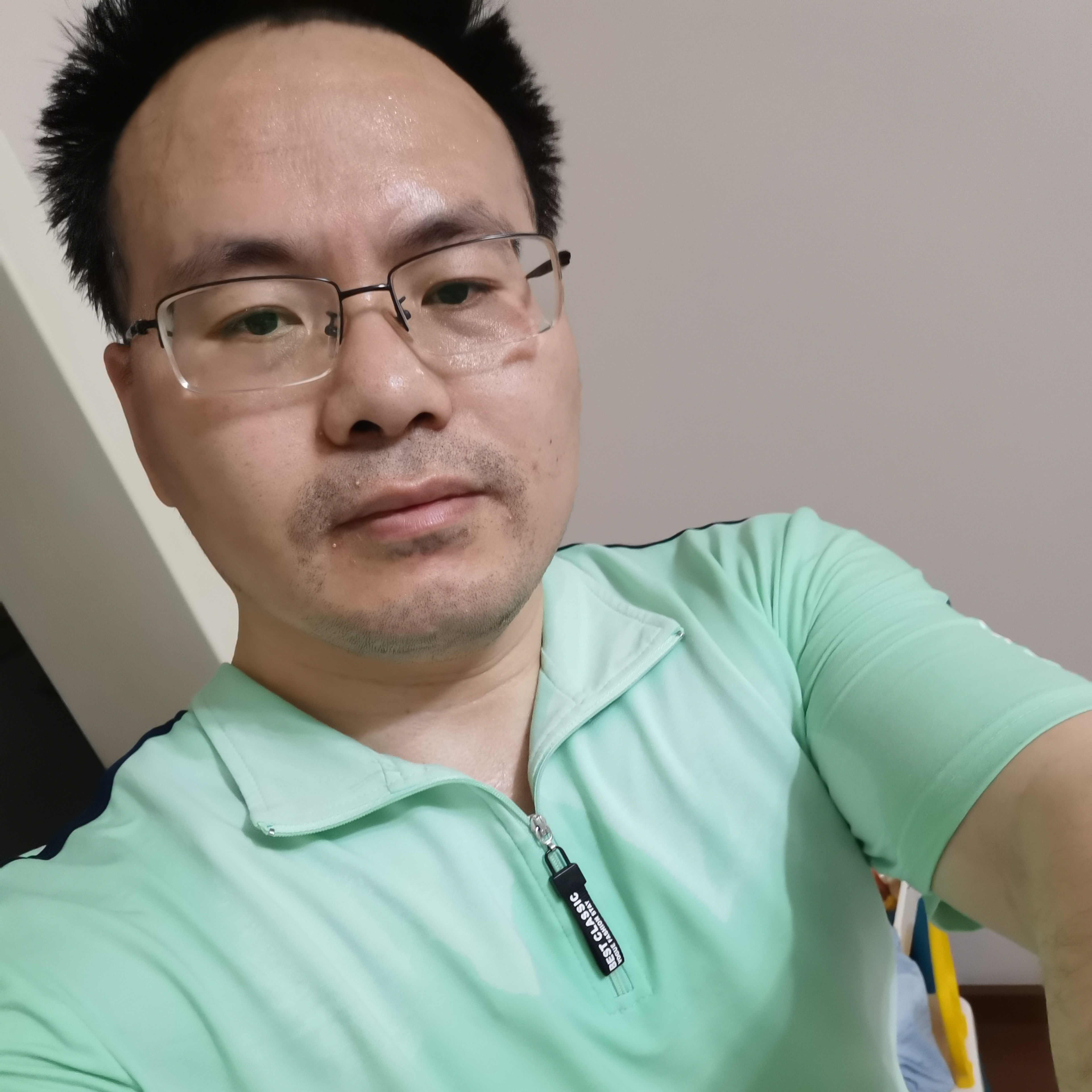 温婉笑蜜蜂的照片