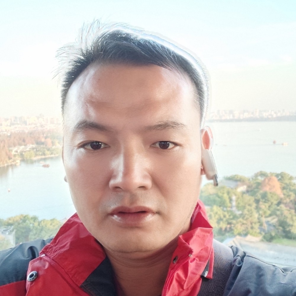 怡然蹙眉情动的照片