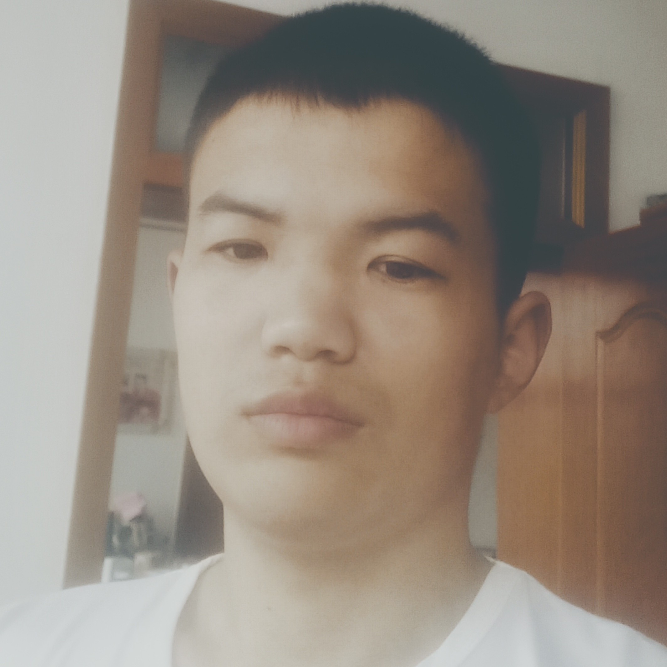 潇洒帅气小哥哥的照片