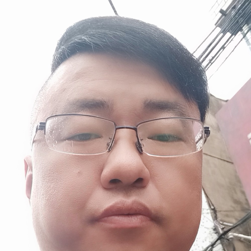 大力等待咖啡的照片