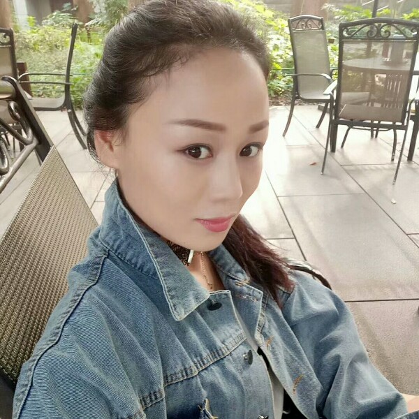 安详菠萝的照片