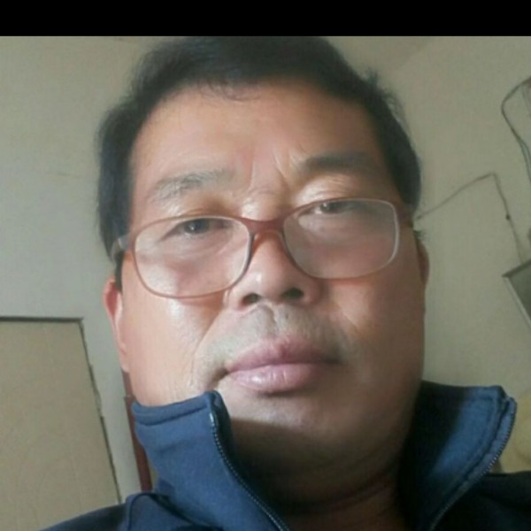 沉静向冷月的照片