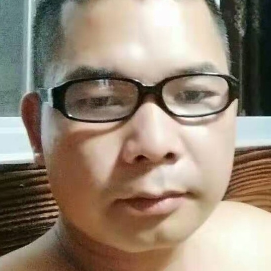 梁石能的照片