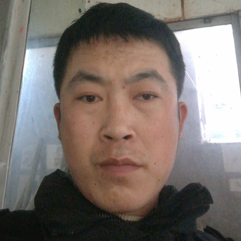 发嗲爱恋滑板的照片