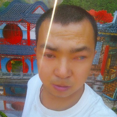 暧昧凝眸路人的照片