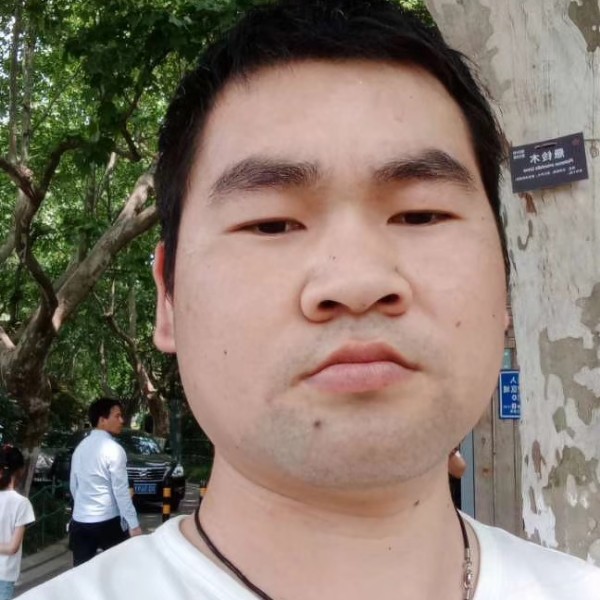 春媱慈祥的照片