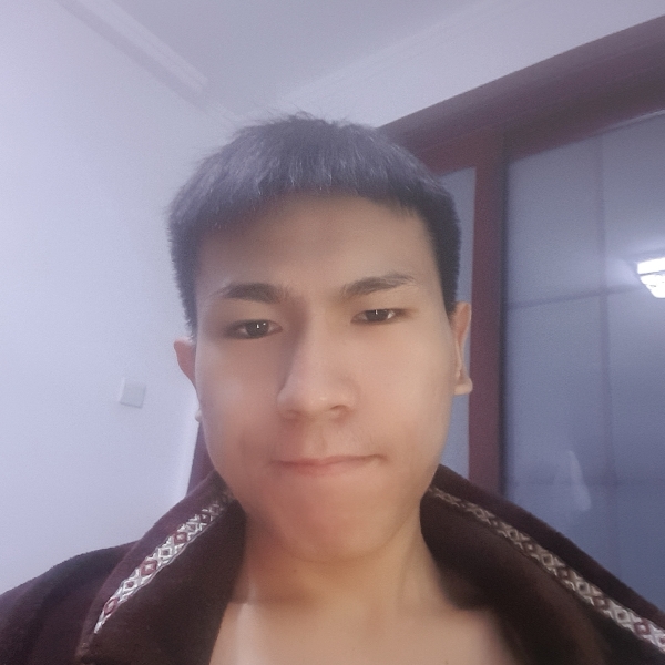 黎霜略略略的照片