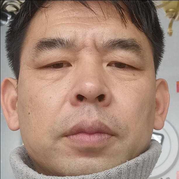 时尚拿白云的照片