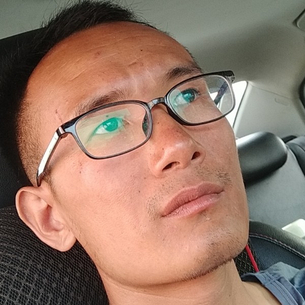 包容凝眸忘忧的照片