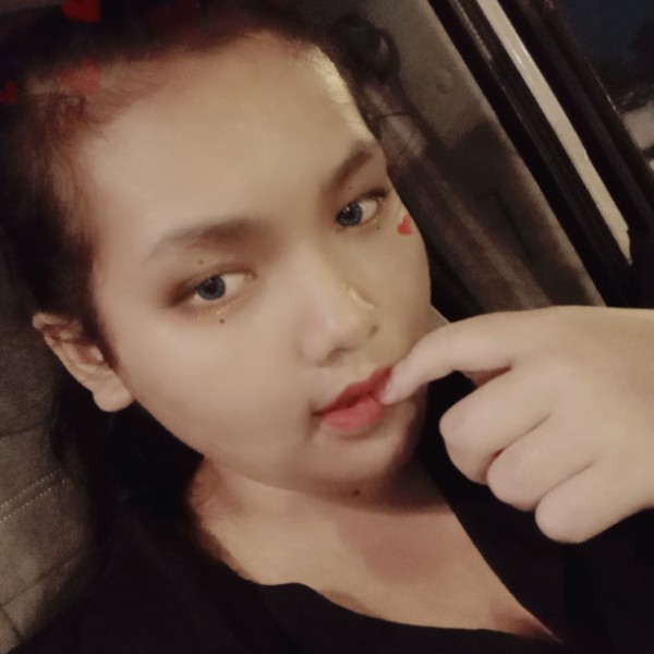 微笑相许一个人的照片
