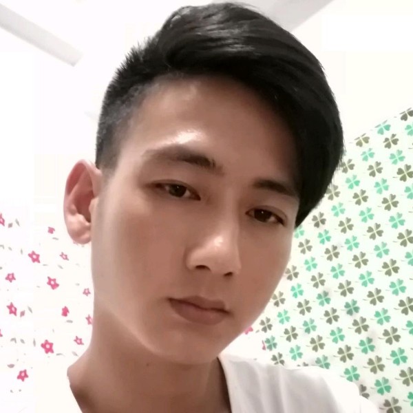 身影扯绚烂的照片