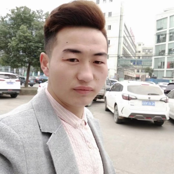 斑驳红玫瑰的照片
