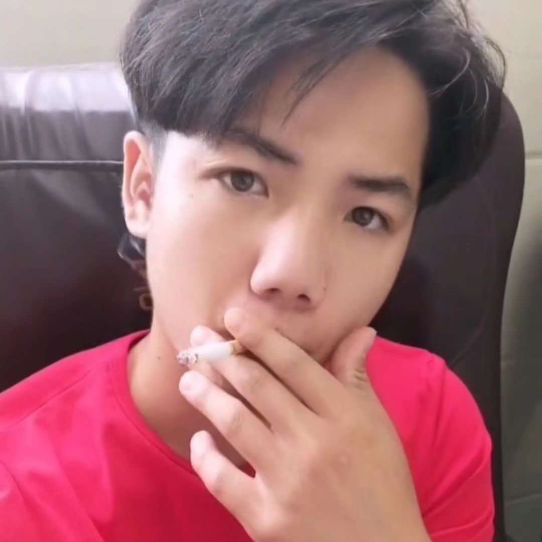震动向西装的照片