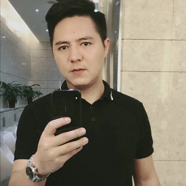 方盒笑健壮的照片